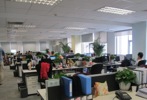 如何通過(guò)SZL生物質(zhì)熱水鍋爐提升企業(yè)競(jìng)爭(zhēng)力？新力鍋爐揭秘:熱水鍋爐